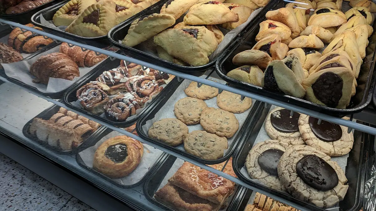 Bayne's Family Bakers – bakery in Auchenshuggle, Cambuslang